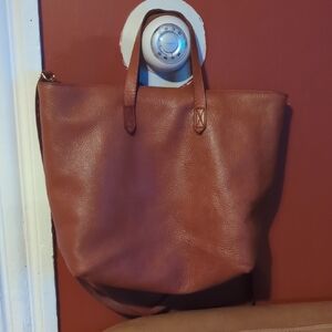 Madewell Chestnut Leather Carryall. soft leather almost new condition